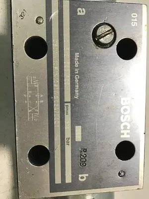 USED BOSCH 0 810 001 700