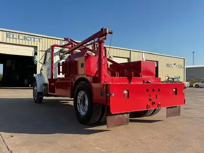 USED 1990 INTERNATIONAL 4900 WINCH TRUCK
