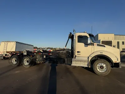 Used 2024 KENWORTH T880 GALBREATH Rolloff Trucks Minnesota US | Carco Truck & Equipment #1514203