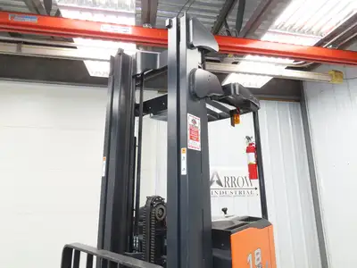 Doosan Forklift Stand On 36V Electric Pantograph Reach Truck 3241lbs 2569h 20' L