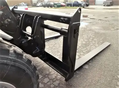 Used 2017 Manitou MHT10130 Telehandlers New York US | United Lift #1446536