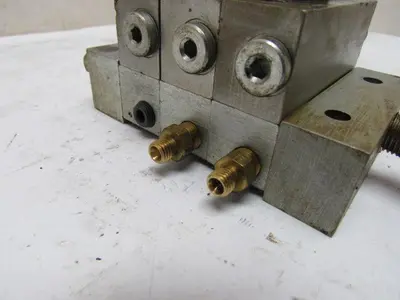 Lubriquip Graco MSP-5T MSP-15S 3Section Modular Divider Valve Block w/Indicators