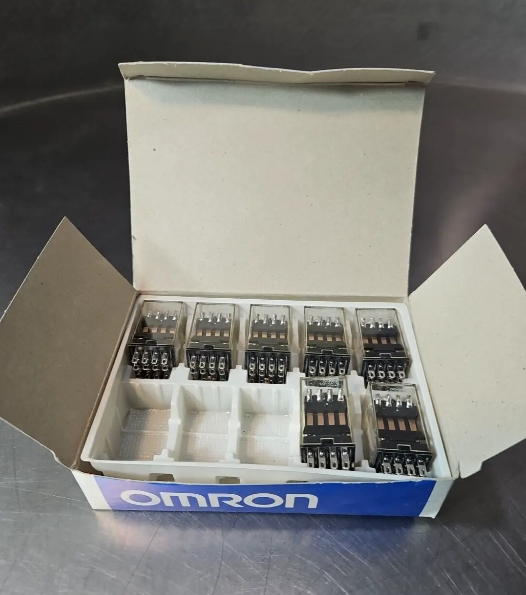 OMRON WY4N-D2 Relay Box - Lot of 7. Loc4E-31