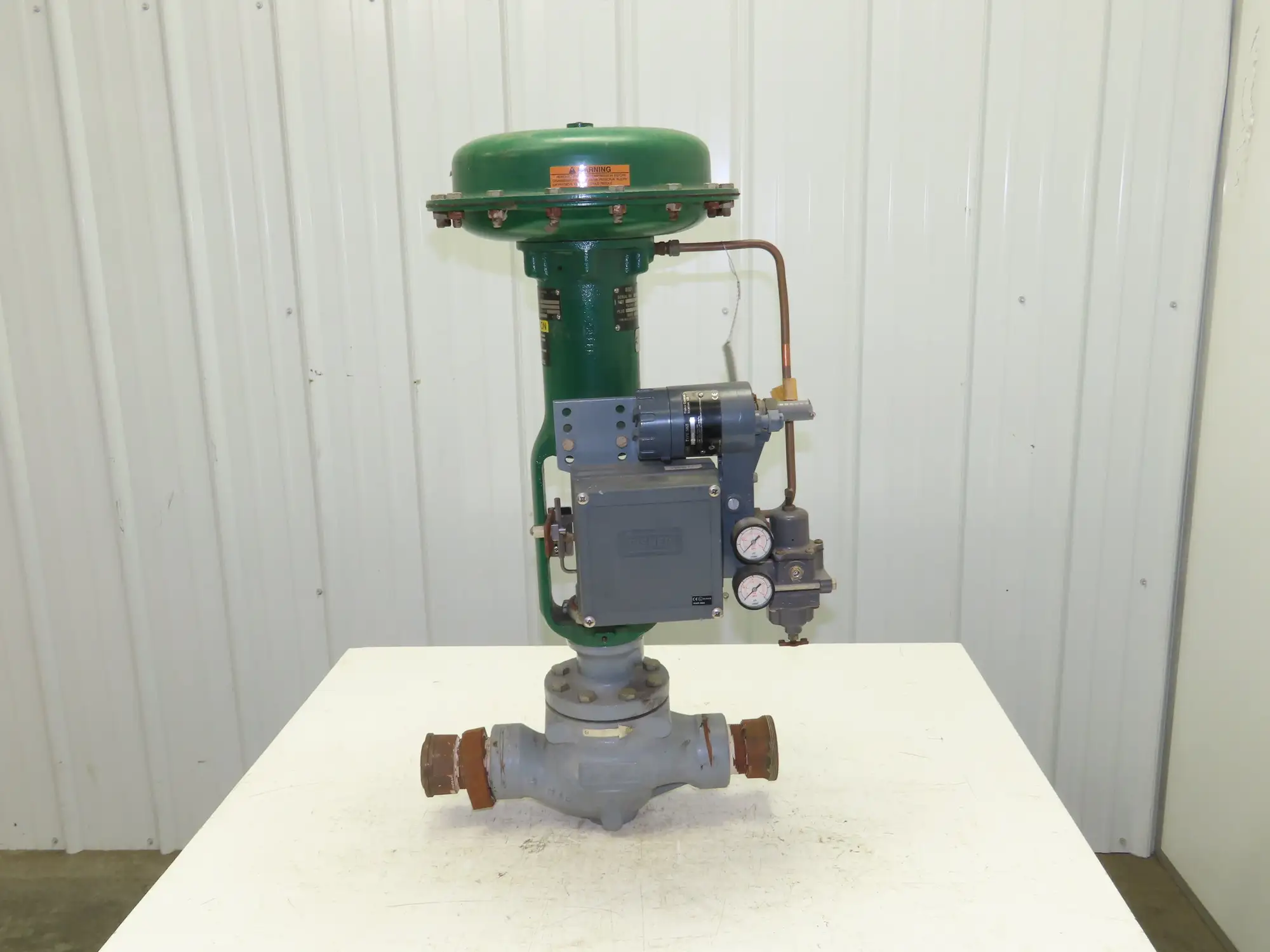 Fisher 667-ES Sz 40 Pneumatic Diaphragm Actuator 2" Globe Valve w/Positioner