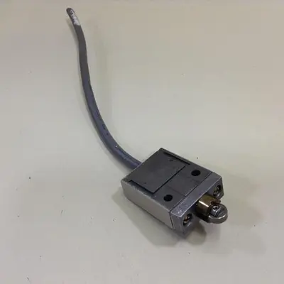 USED OMRON D4C-9049