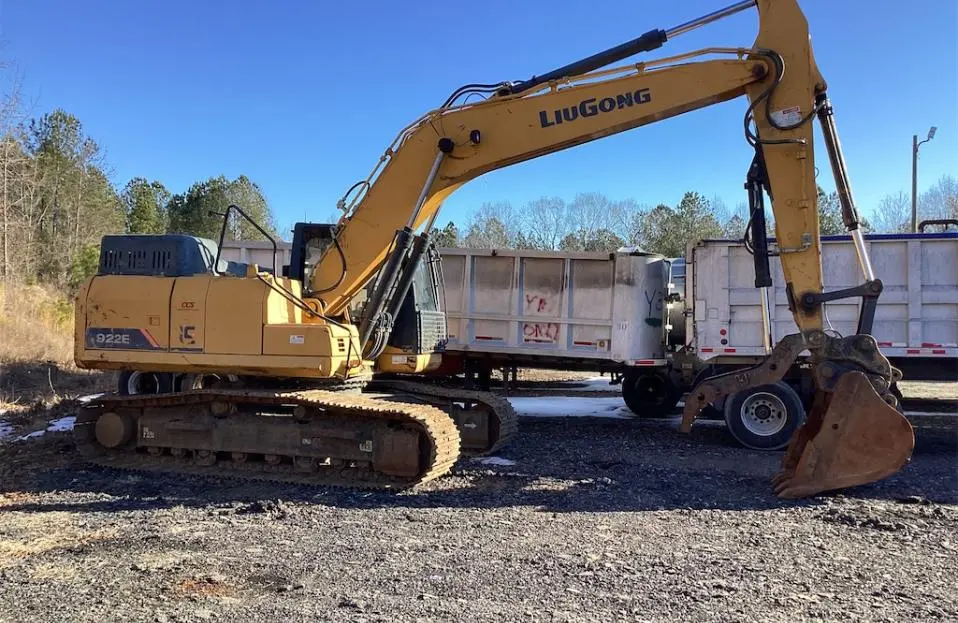 2021 922E Excavator