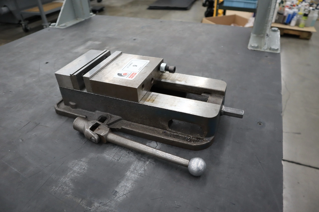 Used KURT WORKHOLDING SOLUTIONS D-675 Vises Minnesota US | Machinesused.com #1505705