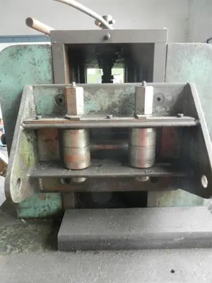 USED PRESS EQUIPMENT LTD DECOILER + STRAIGHTENER 180 X 5 MM