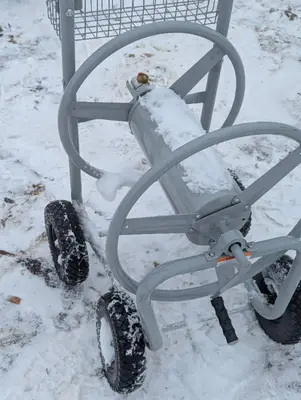 Heavy duty strongway hose reel cart, four wheels
