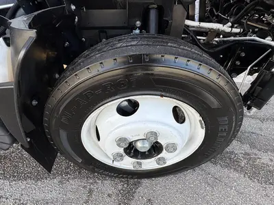 Used 2023 ISUZU NPR HD Box trucks Florida US | Truck and Van Outlet #1708746