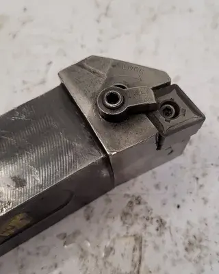 USED KENNAMETAL DCLNL-205D