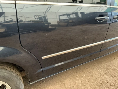 USED 2009 CHRYSLER TOWN AND COUNTRY