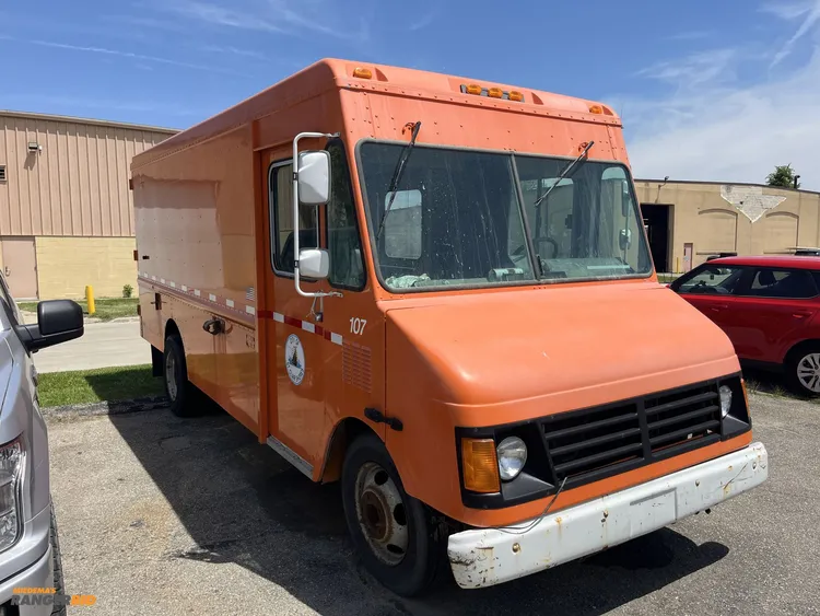 Used 2002 WORKHORSE P42 Box trucks Michigan US | Miedema Asset Management Group #1340420