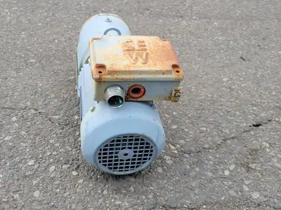Used SEW R40DT80N4 Motors (misc) British Columbia CA | Lenmark #247709