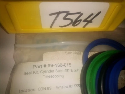 NEW SKF SEAL KIT SKF24