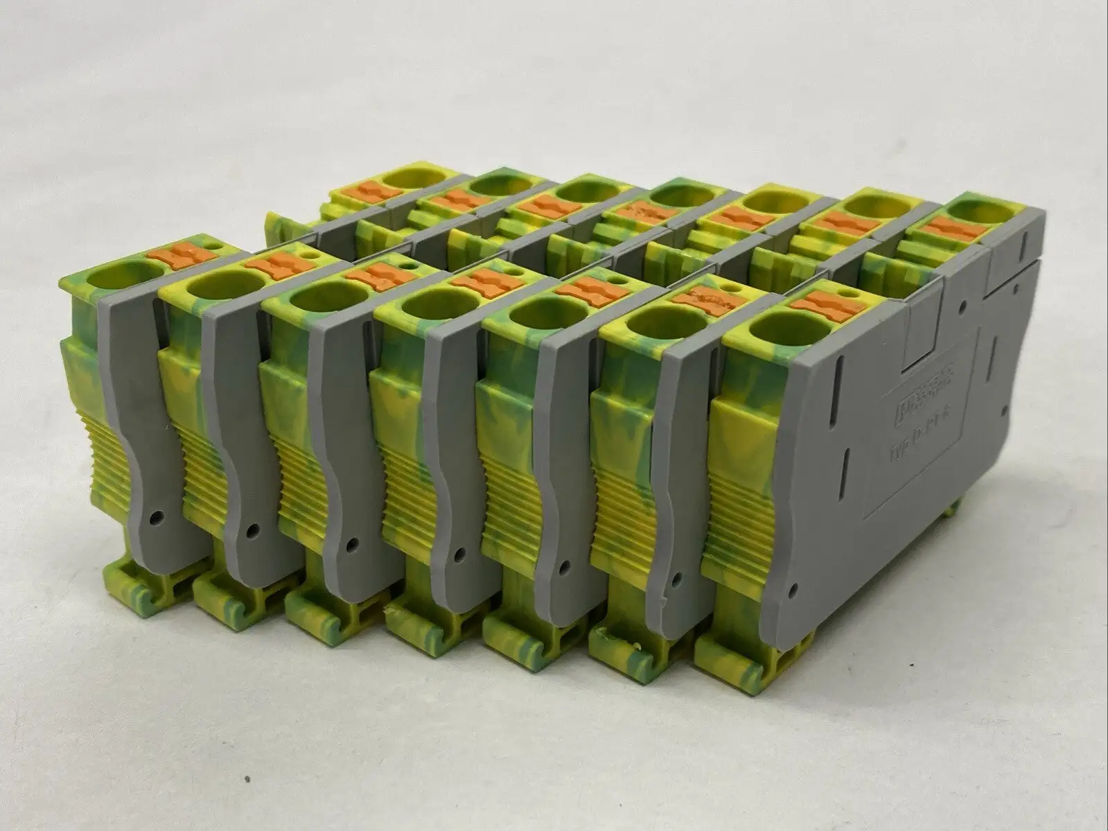 PT 6-PE,3211822 | Phoenix Contact PT 6-PE Ground Terminal Block Green/Yellow 3211822 LOT OF 7 - Used