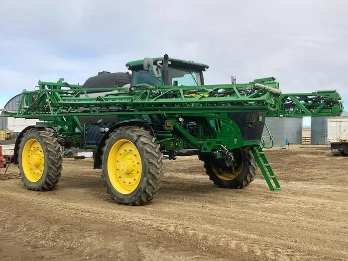 Used 2015 JOHN DEERE R4045 Self-Propelled Sprayers ES | Berry Machinery #910975