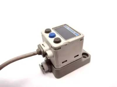 Used SMC ZSE40A-C6-T Pressure Switches Michigan US | Maverick Industrial Sales #1483207