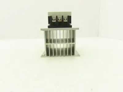 Fuji Electric SS402E-3Z-D3 Solid State Contactor Relay 240vac 50/60Hz .4A 3 Pole