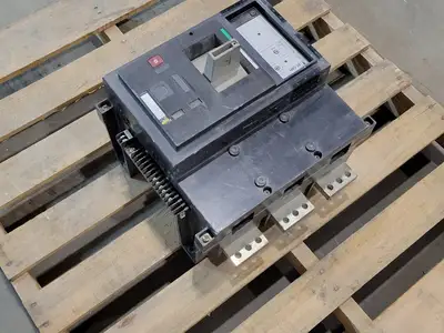 NEW MERLIN GERIN CM3200N