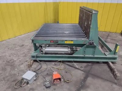 60" x 48" ROACH PNEUMATIC LIFT & TILT UPENDER / TABLE WITH ROLLER CONVEYOR : YOBRO #24710