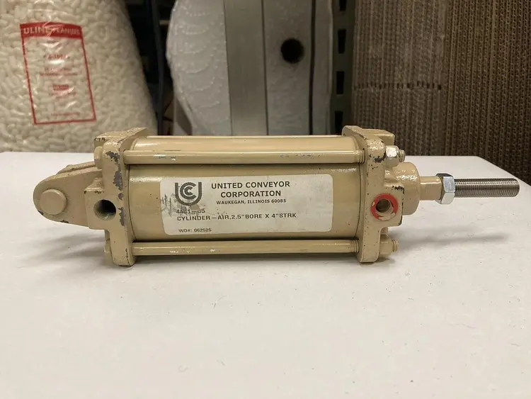 Used UNITED CONVEYOR CORPORAITON 4401-55 Cylinders | Surplus Asset Holdings #1206846