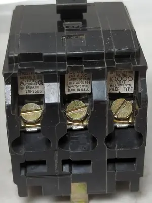 Used SQUARE D QOB315 Miscellaneous Equipment (Electrical & Power) | Surplus Asset Holdings #1198965
