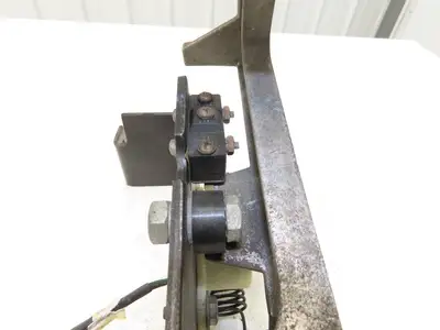 Yale Forklift Throttle Accelerator Pedal Bracket & Potentiometer Off ERC080