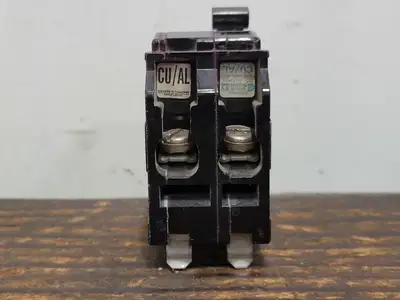 USED SQUARE D QO215