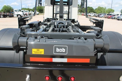 New | in-Stock 2025 MACK MD6 Hooklifts & Roll-Offs Texas US | Roll Off Truck World #1491879