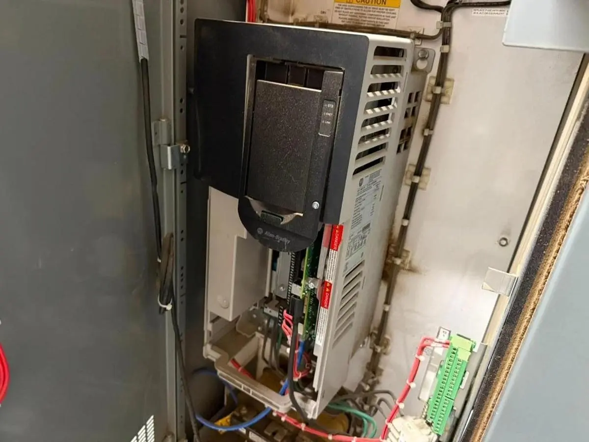 20 HP ALLEN BRADLEY POWERFLEX 755 DRIVE CAT. 20G11NE022AA0NNNNN 600V