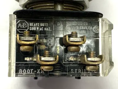 USED ALLEN-BRADLEY MOMENTARY PUSHBUTTON 30MM MISSING CONTACT BLOCK