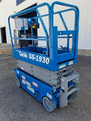USED 2017 Genie GS-1930