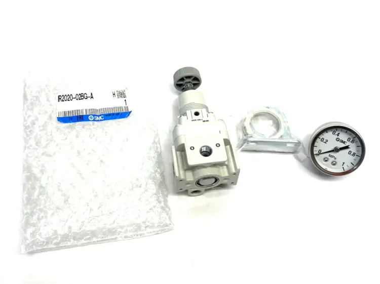 New | in-Stock SMC Precision Pressure Regulator 1/4" NPT w/ Gauge & Bracket Air Pressure Regulators Michigan US | Maverick Industrial Sales #1421830