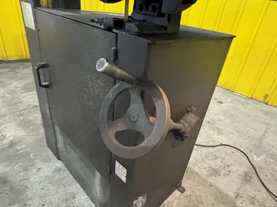 18" DAYTON MODEL #4TK02 VERTICAL BANDSAW W/ BLADE WELDER: YOBRO #23855