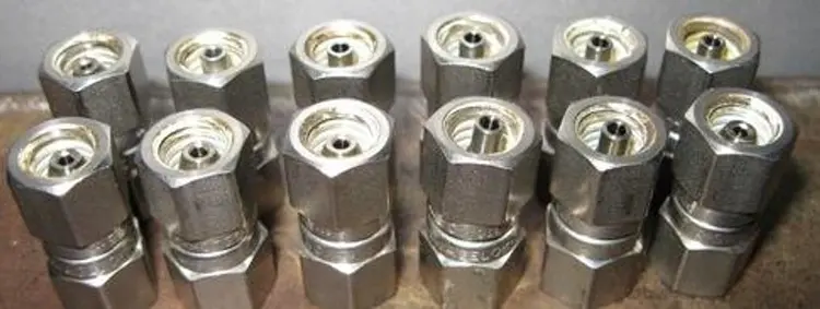 Used Swagelok AT SERIES SC15-4U F04-N-DS-11 AZNX MS-A15-4-DIN Valves/Fittings | Bamko Surplus Process Equipment #932005