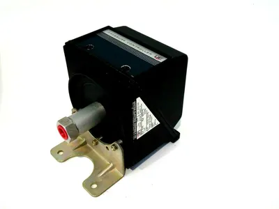 NEW UNITED ELECTRIC J300 9700 376 R PRESSURE SWITCH 0-500 PSI J3009700376R