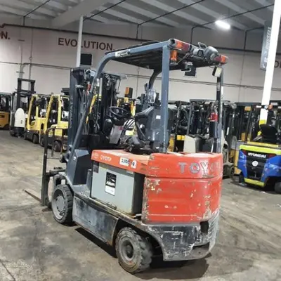 USED 2017 TOYOTA 7FBCU35