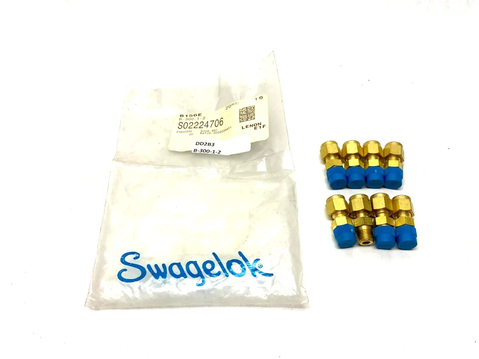 USED SWAGELOK BRASS COMPRESSION TUBE FITTING 3/16" TUBE 1/8" MNPT