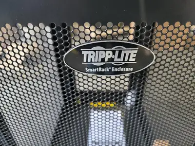 NEW TRIPP-LITE SR18UB