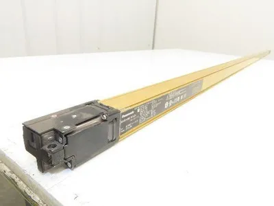 Panasonic SF4B-H96 V2 Safety Light Curtain Receiver 1910mm Height 24VDC