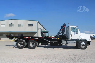 New | in-Stock 2027 FREIGHTLINER 114SD PLUS Rolloff Trucks Texas US | Roll Off Truck World #1507657