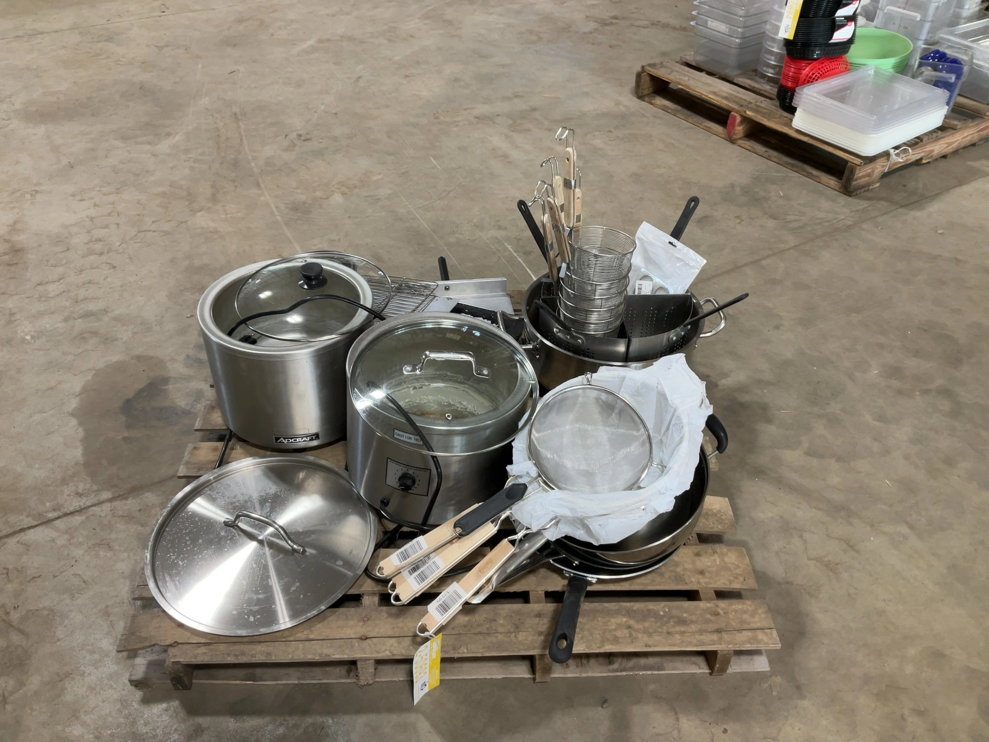 Used MIXED LOT OF MISCELLANEOUS STAINLESS STEEL RESTAURANT EQUIPMENT Restaurant Equipment (Miscellaneous) Michigan US | Miedema Asset Management Group #1761520