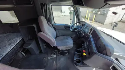 2019 INTERNATIONAL LT625 Sleeper Truck Tractor | Platinum Group (31)