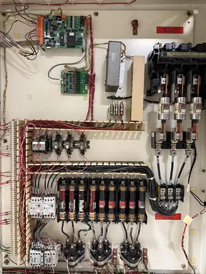 USED CINCINNATI MILACRON DD-1700