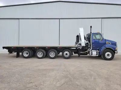 Sterling LT9500 Truck with Autogru PM 32026LC Crane
