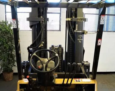 USED 2003 CATERPILLAR GC70K