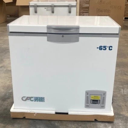 171-0381 35" Solid Top Self Contained Ultra Low Temperature Chest Freezer