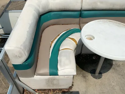 1998 Manitou Unknown 20' Pontoon Boat