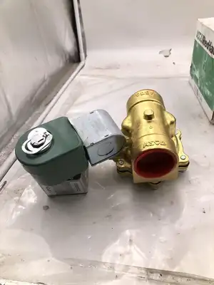 ASCO Red-Hat 8025B204 1-1/2″ Brass Manual Reset Solenoid Valve 5-125PSI WOG -NIB